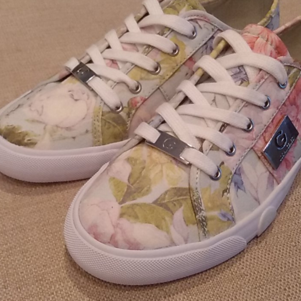 GBG Los Angeles White/Floral Ladies ATHL Sneaker - Picture 5 of 6